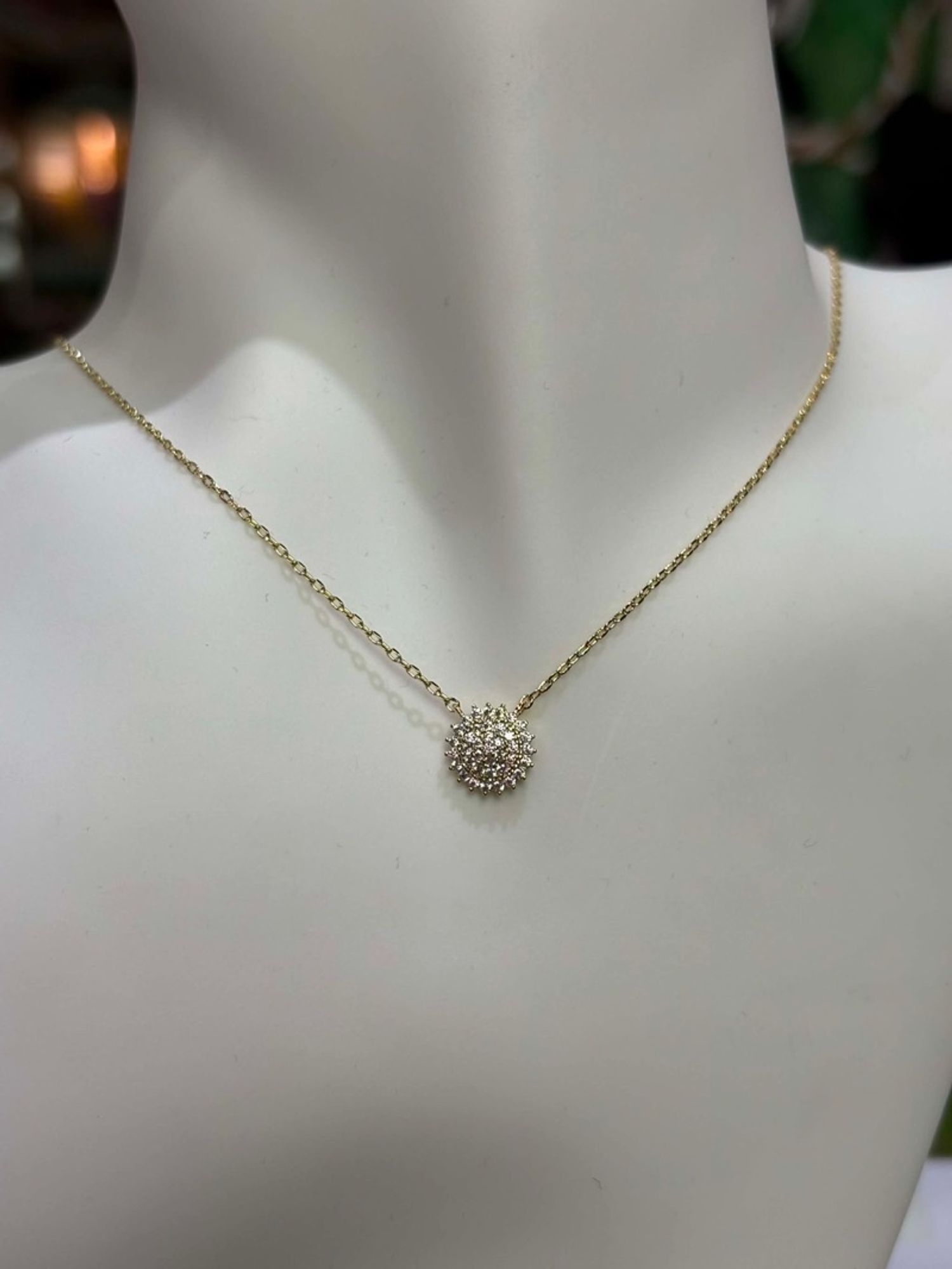 Гоёмсог хүзүүний зүүлт  