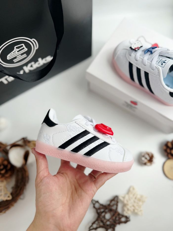 Adidas Gazelle Hello Kitty