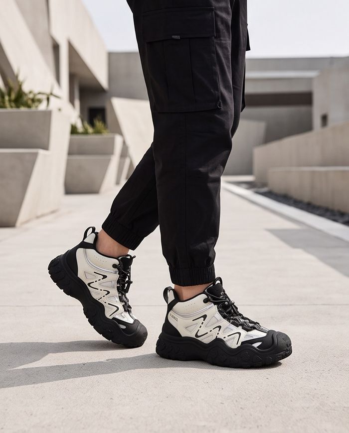 Camel High Balck and White