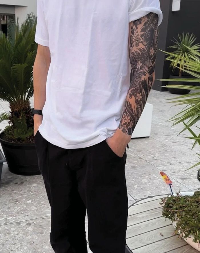 Koi Fish Гар бүтэн