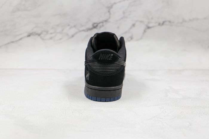 Nike Undefeated x Dunk Low