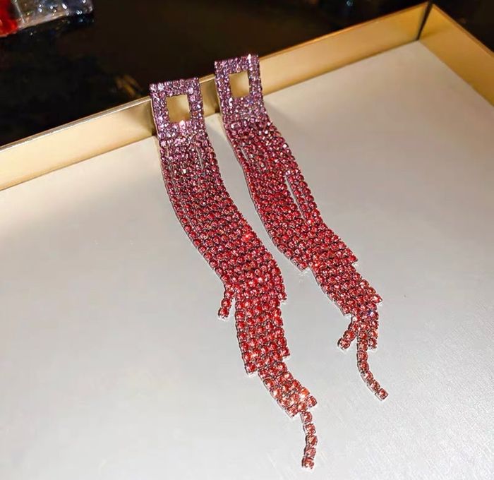 Гоёлын том ээмэг