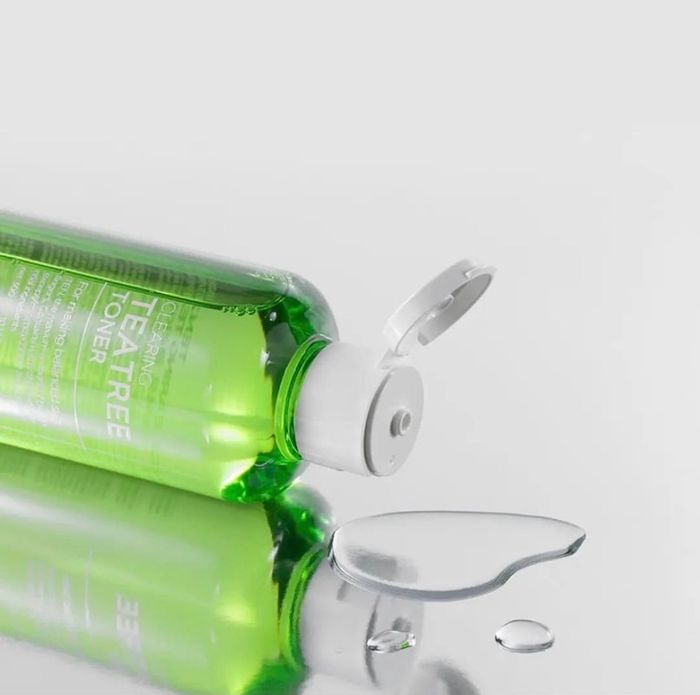 Clearing tea tree toner