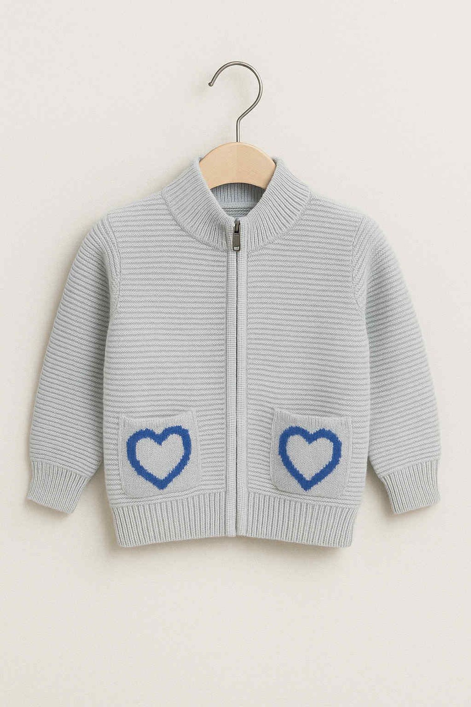 Зүрхтэй цахилгаантай цамц