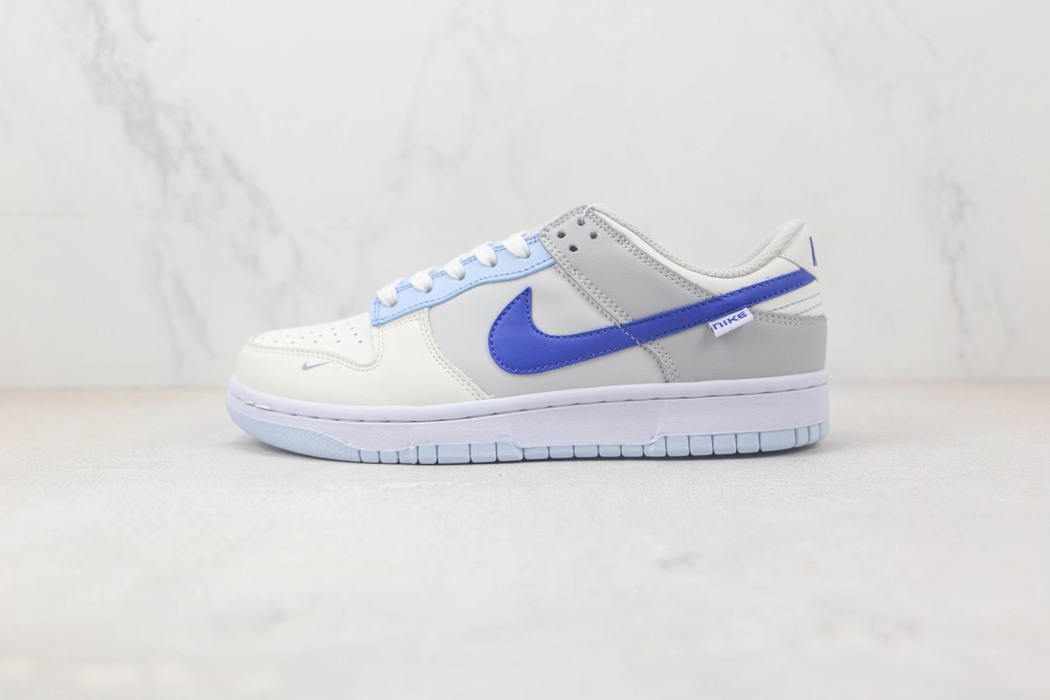 Nike Dunk Low Ivory Hyper Royal 