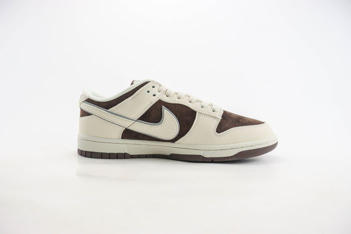Nike SB Dunk Low x Stussy 52 