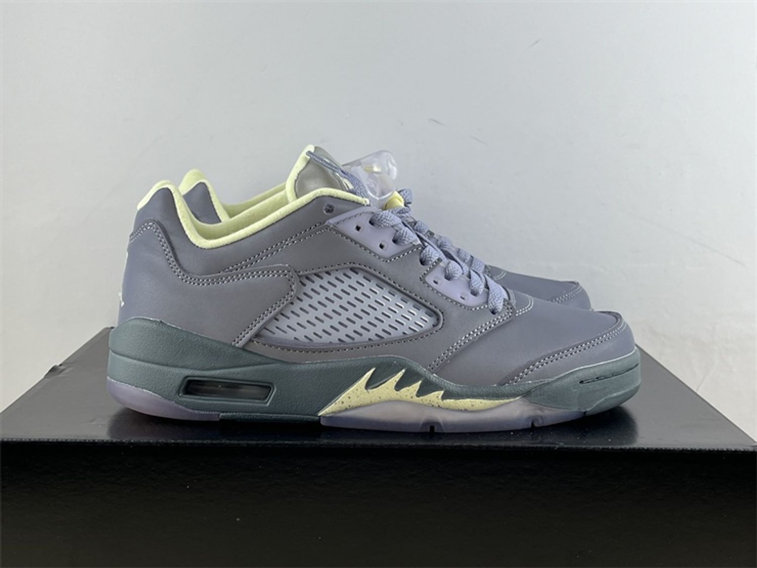 Jordan 5 Retro Low Indigo Haze (Women's)
