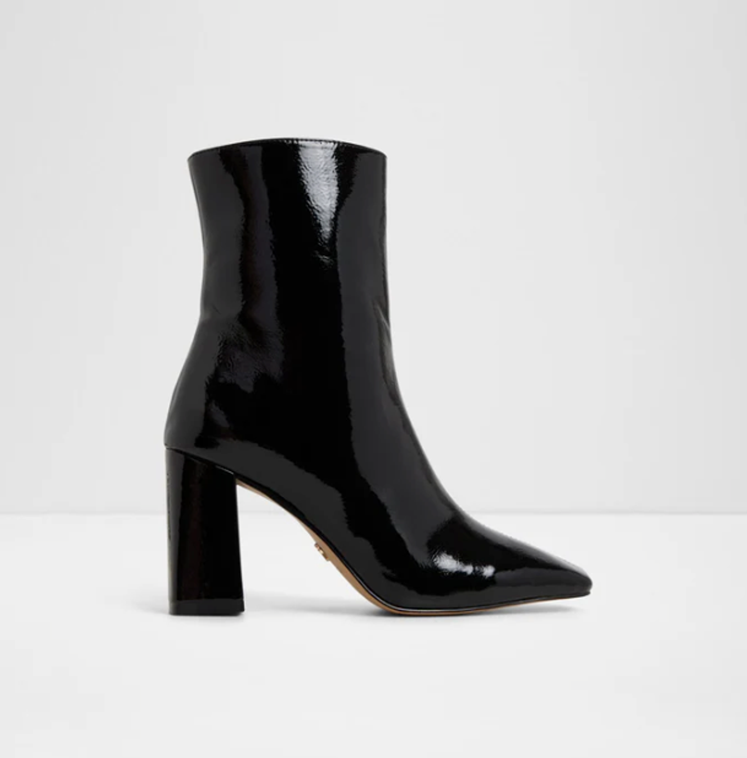 https://cdn.zochil.shop/d30b97c5-3814-40cc-a24a-95426a35939c_t1500.png