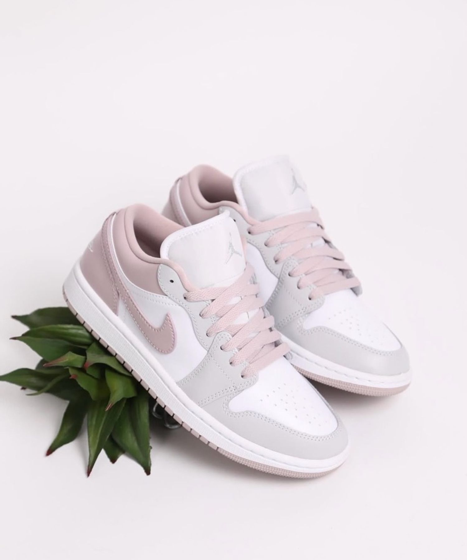Jordan 1 Low Particle Rose (Women's)