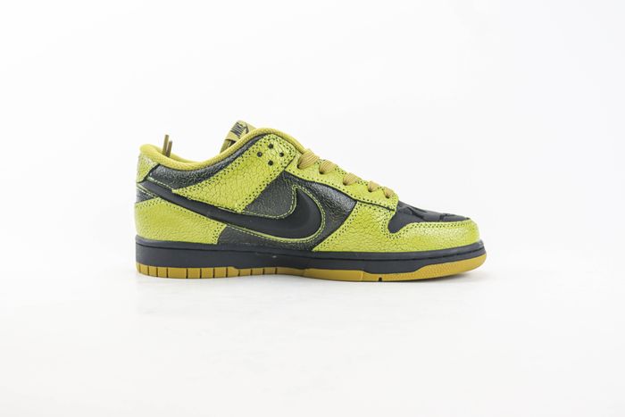 Dunk Low 'Halloween Skull'