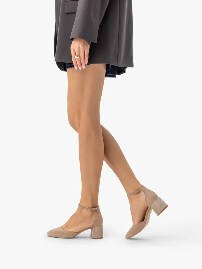 HEELS