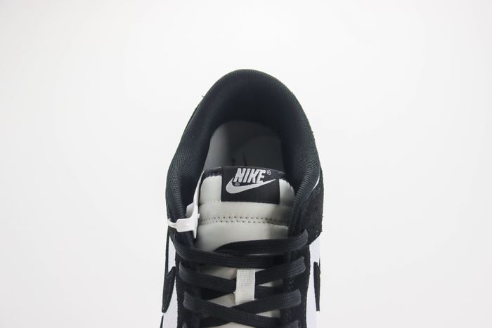 Dunk Low SE 'Suede Panda'