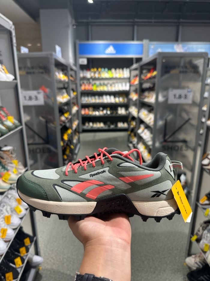 REEBOK Гутал
