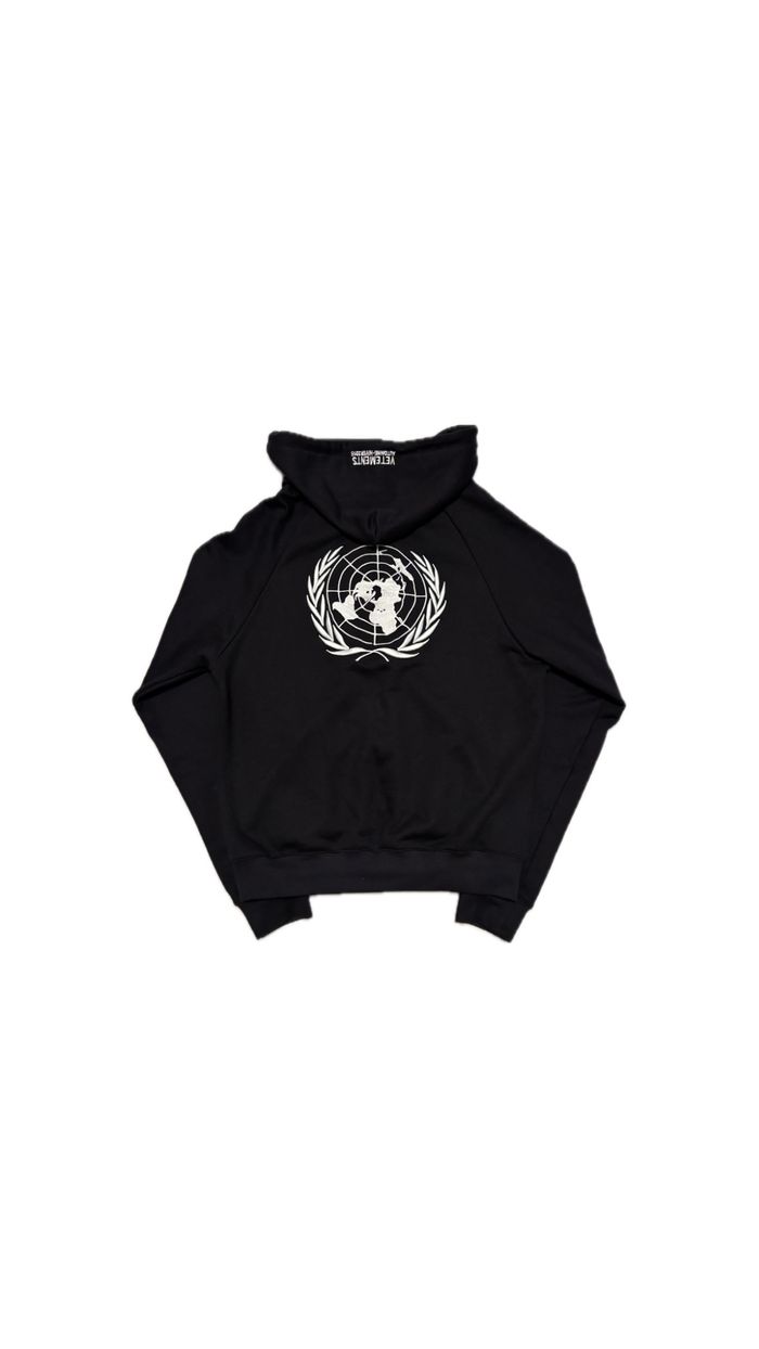 VETEMENTS freehug.com