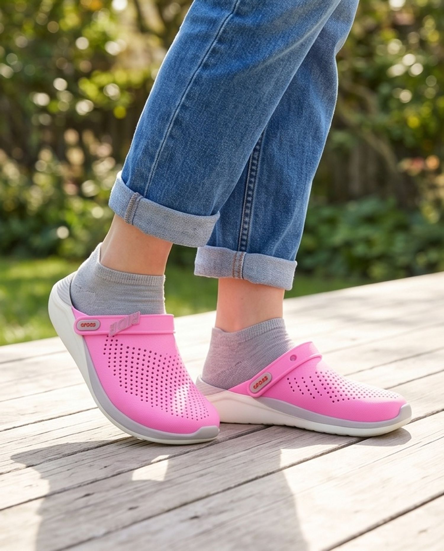 crocks pink