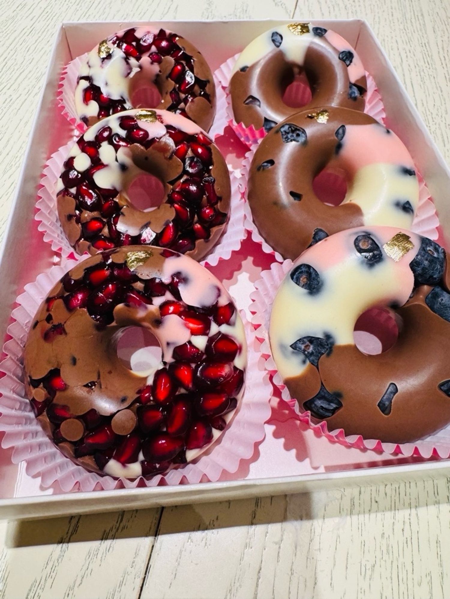 Бельги шоколадтай донут
