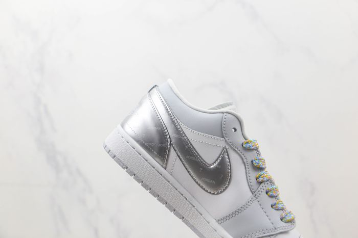 Jordan 1 Low SE Tear Away Silver