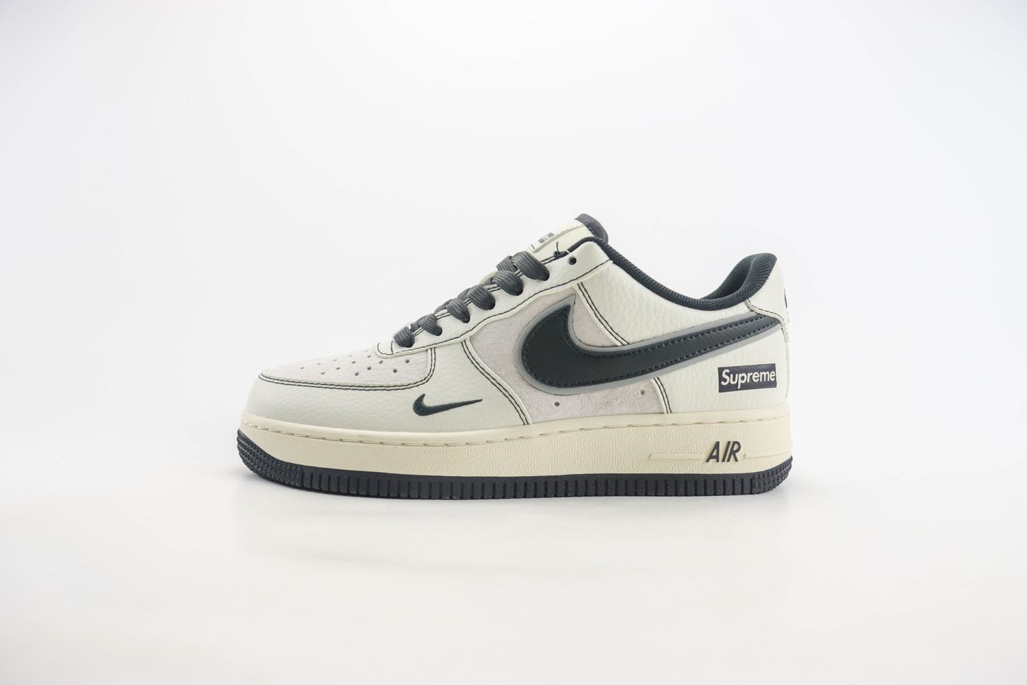 Nike Air Force 1 Low x supreme 73