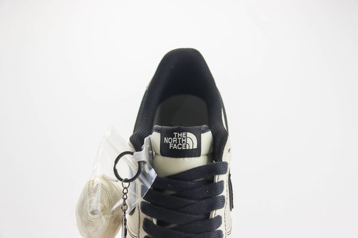 Nike Air Force 1 Low x the north face 28