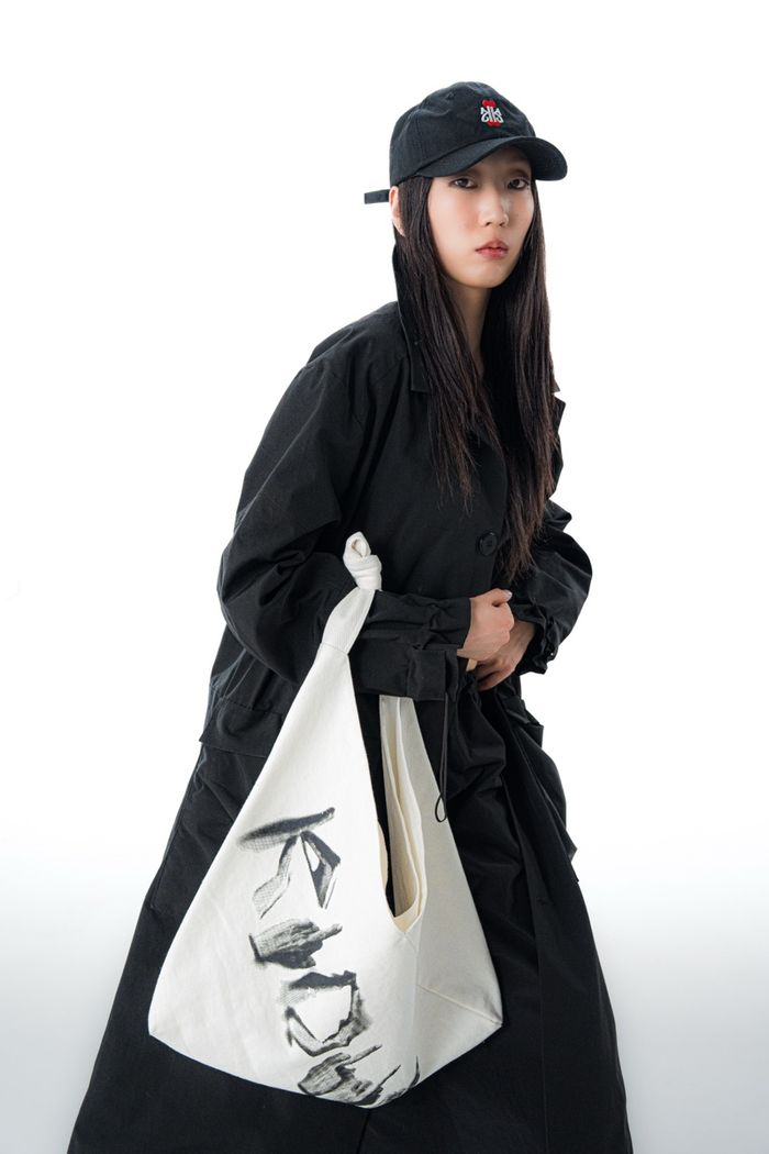 https://cdn.zochil.shop/d6161834-b1b9-47f6-b43c-c533a631dd6a_t700.jpg