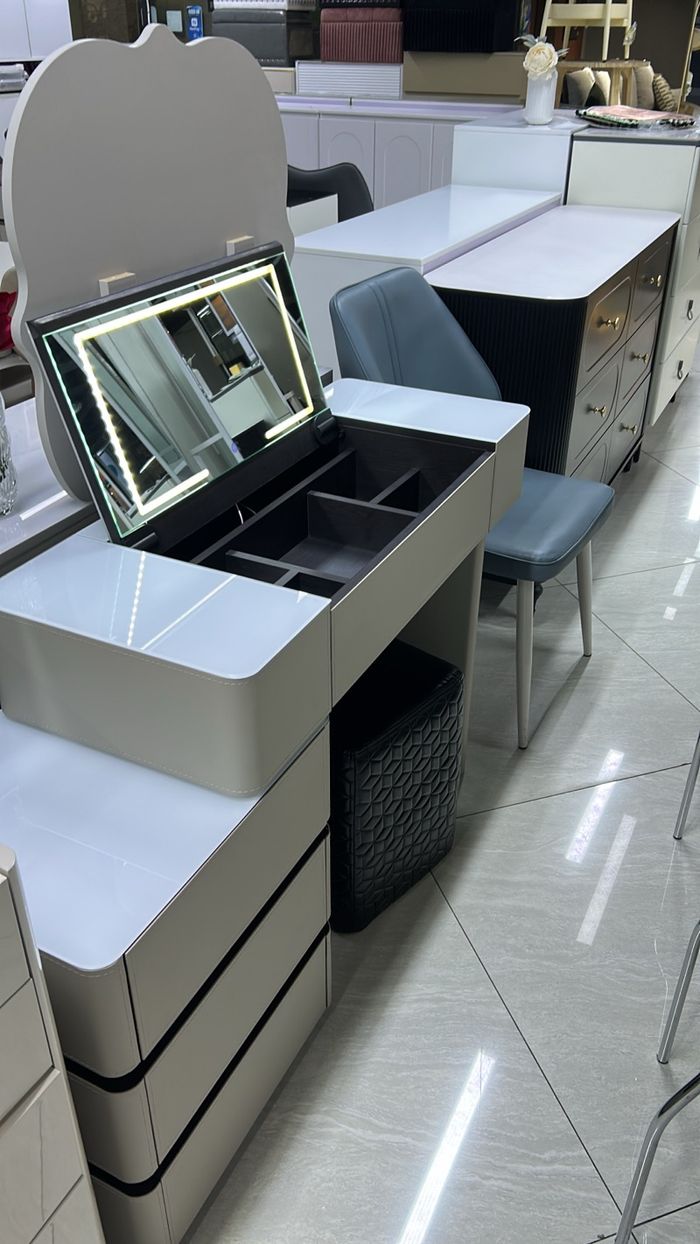 Гоо сайхны ширээ 