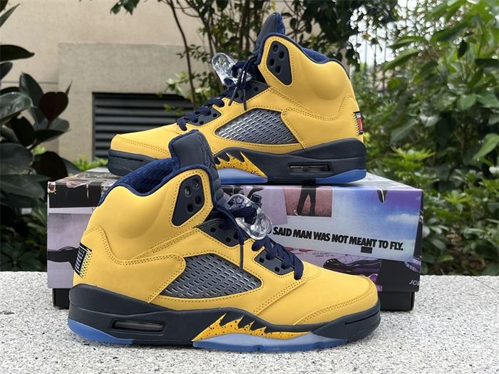 Air Jordan 5 SP “Michigan”