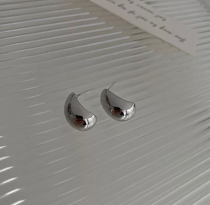 Тренд ээмэг