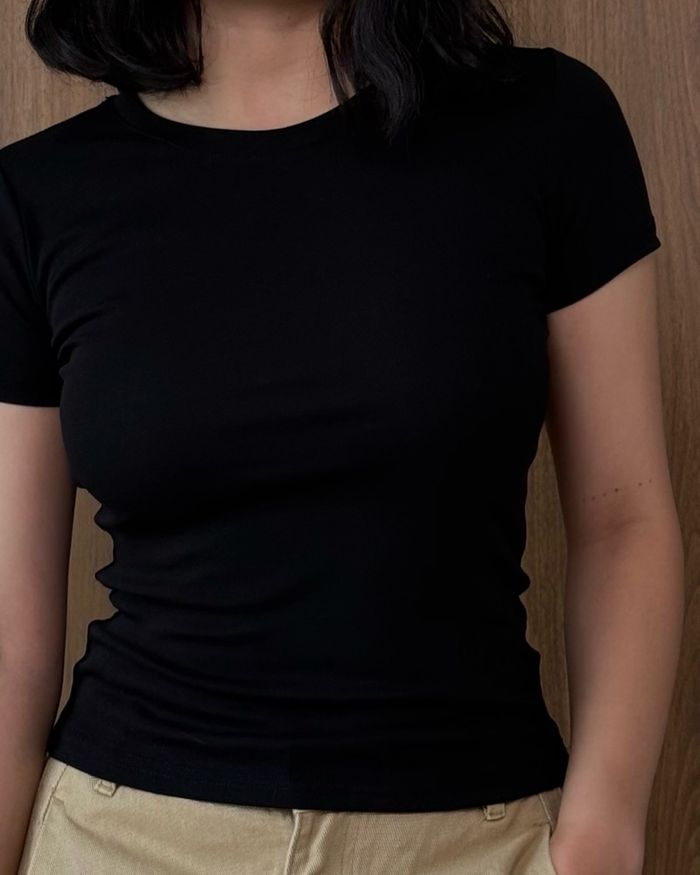 SLIM-FIT STRETCH T-SHIRT / BLACK