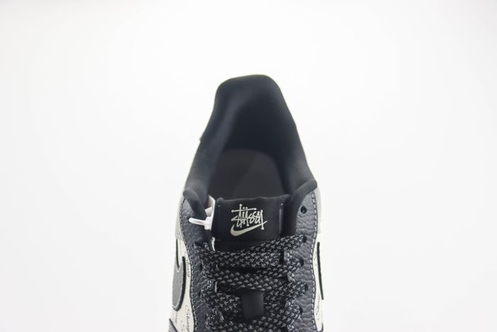 Nike Air Force 1 Low x Stussy 53