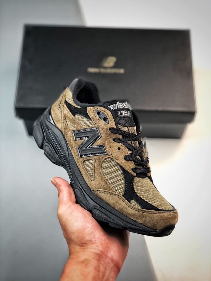 New Balance 990 V3