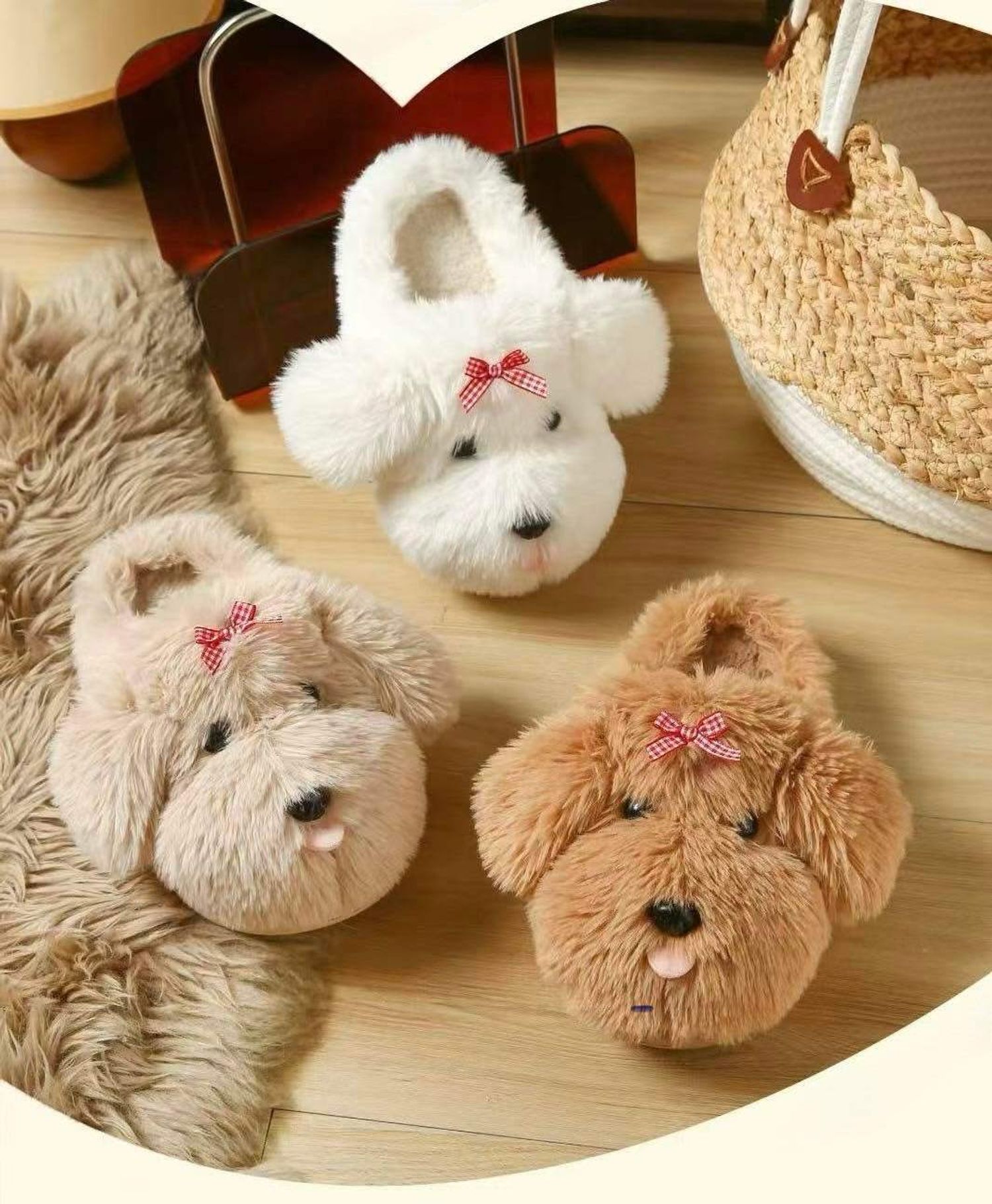 Эгдүүтэй хөөрхөн үслэг тавчик