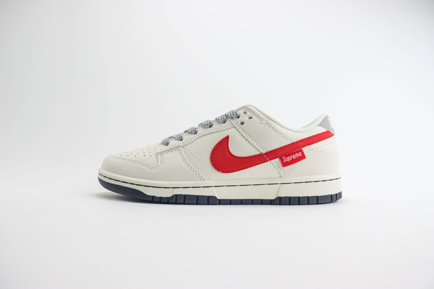 Nike SB Dunk Low DIY x Supreme 119