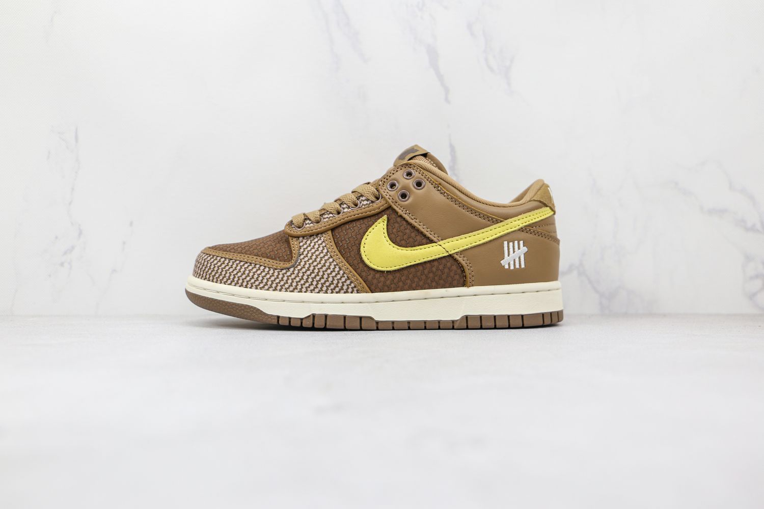 Nike Dunk Low SP Undefeated Canteen
