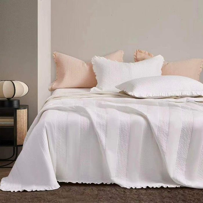 Хөнжилтэй бүтээлэгтэй 4 хос