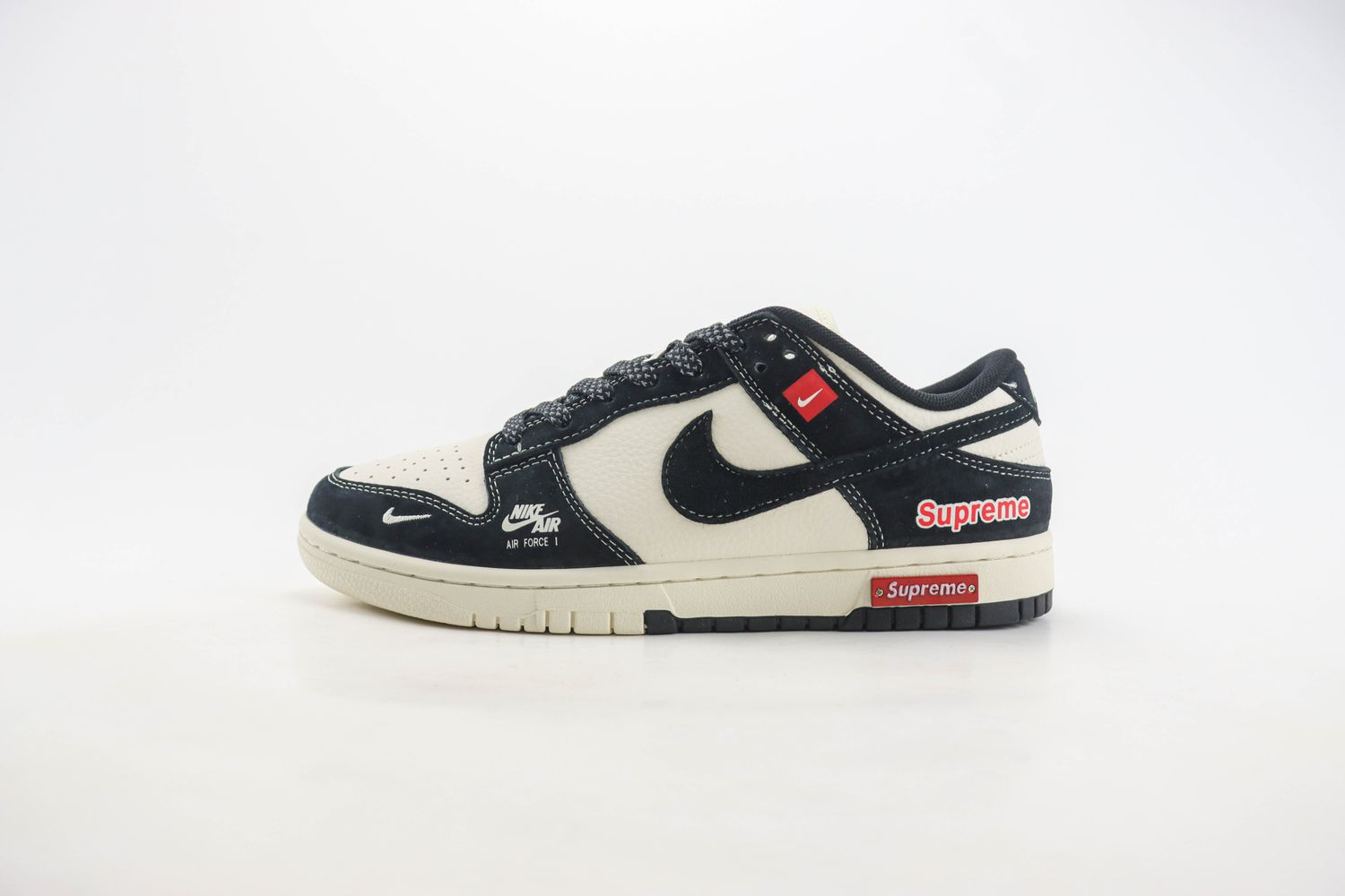  Nike SB Dunk Low x Stussy 71 