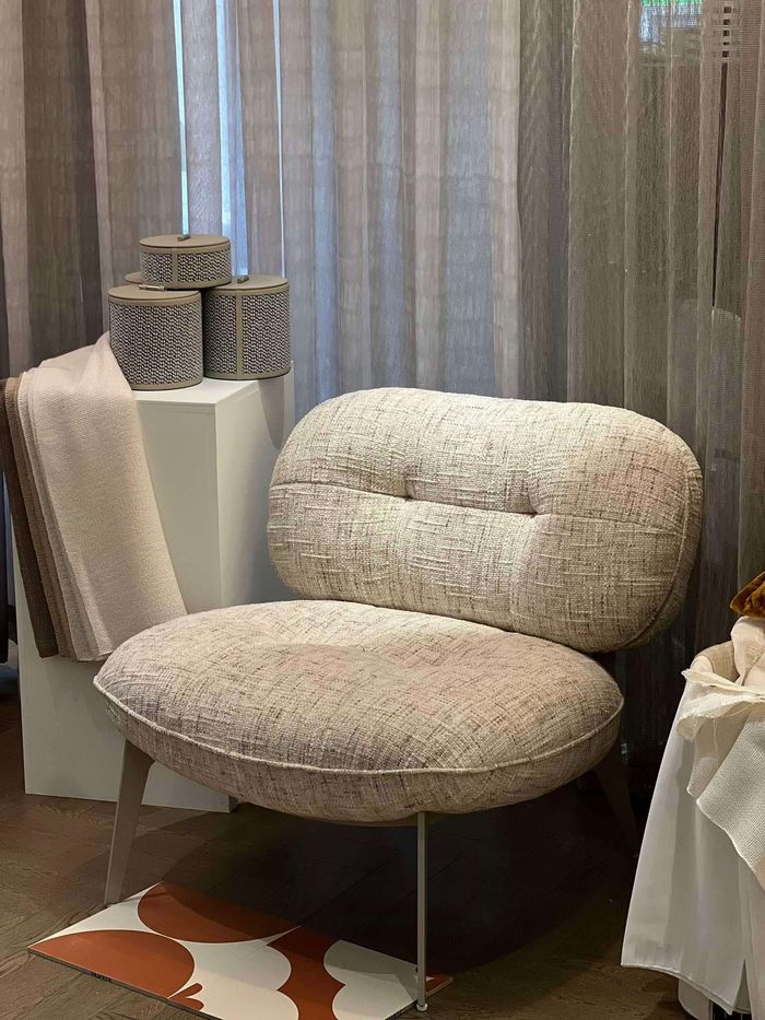 Soft arm chair white