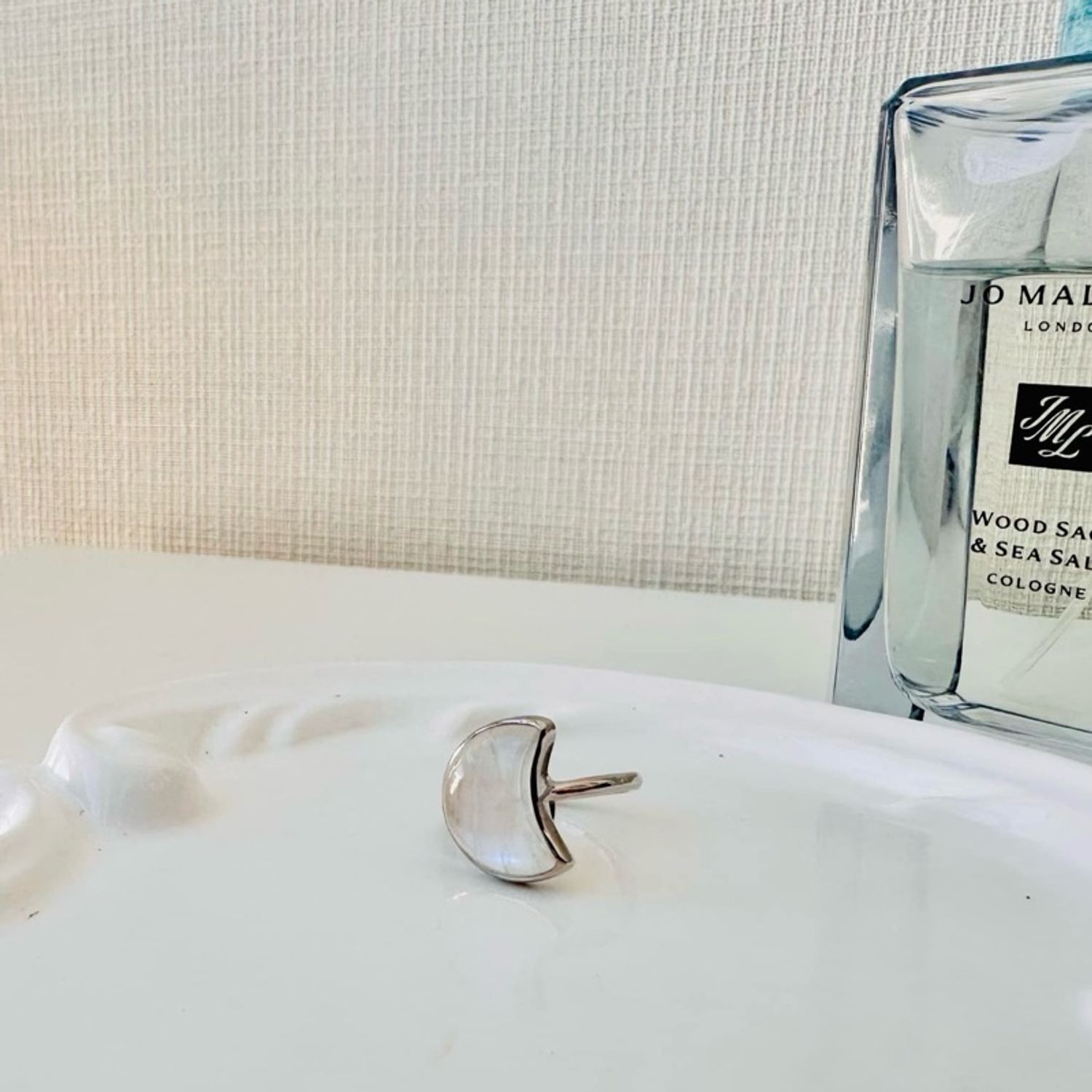 “Luna” саран чулуу мөнгөн бөгж