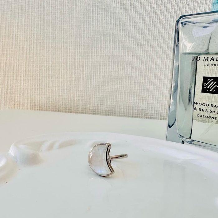 “Luna” саран чулуу мөнгөн бөгж