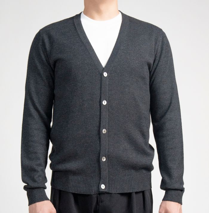 Товчтой сүлжмэл кардиган