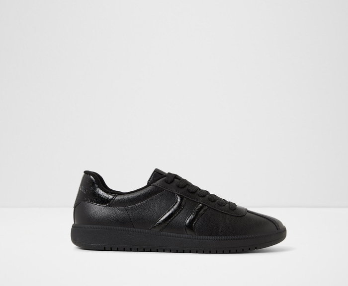 CHICSNEAKER-1-BLACK-L Perf Shoes
