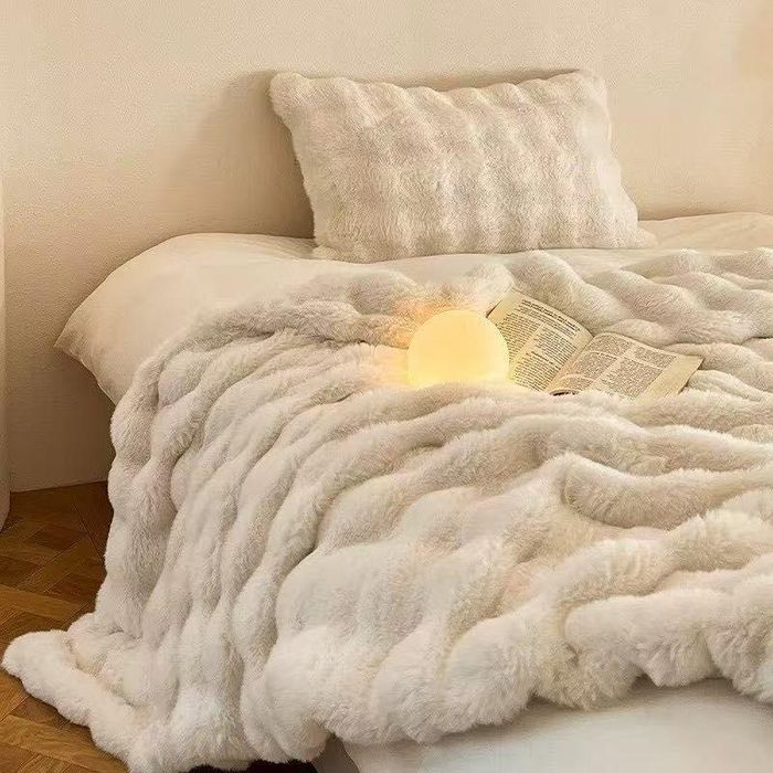 Үслэг дулаан зөөлөн гоёмсог бүтээлэг нөмрөг