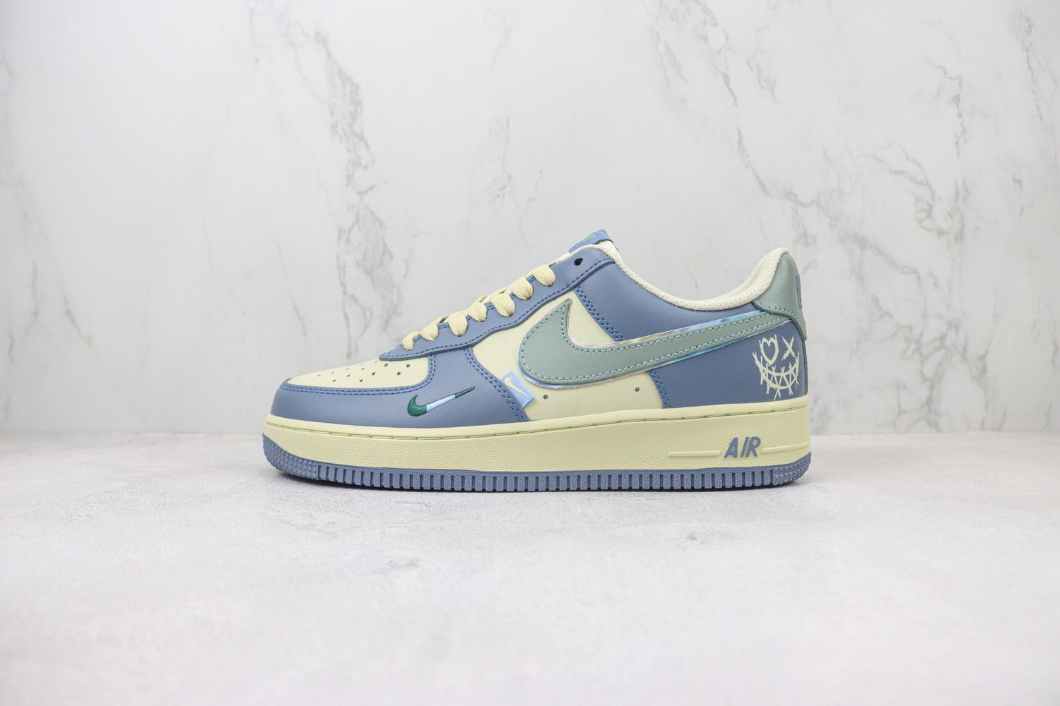 Nike Air Force 1 07 Low 413