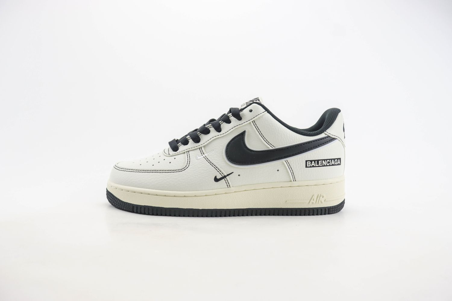 Nike Air Force 1 Low x Balenciaga 01