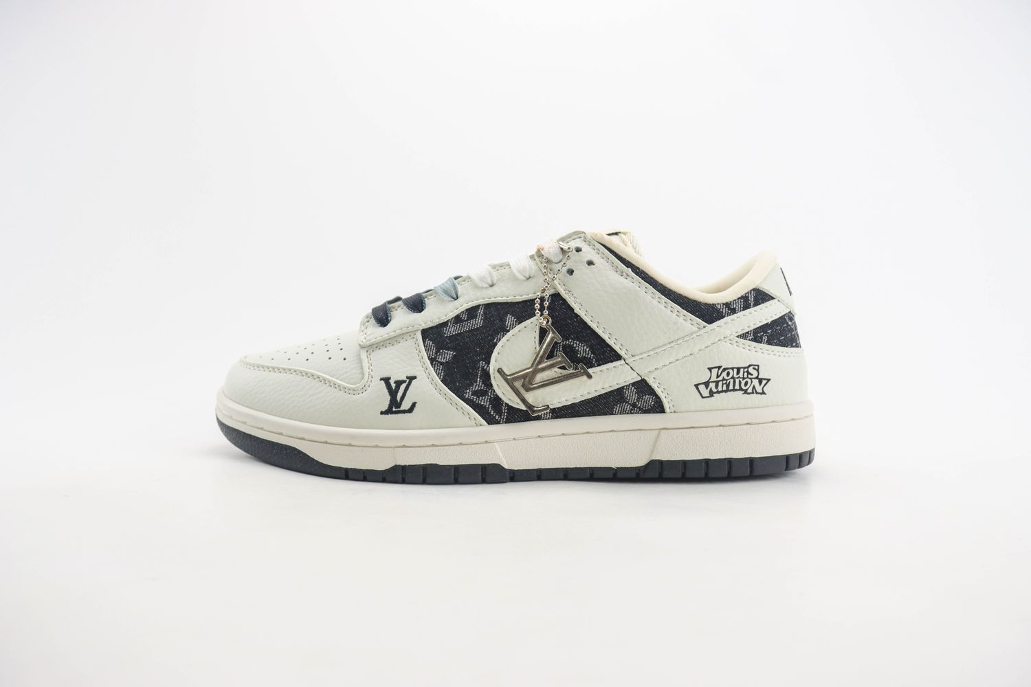  Nike SB Dunk Low x LV 13