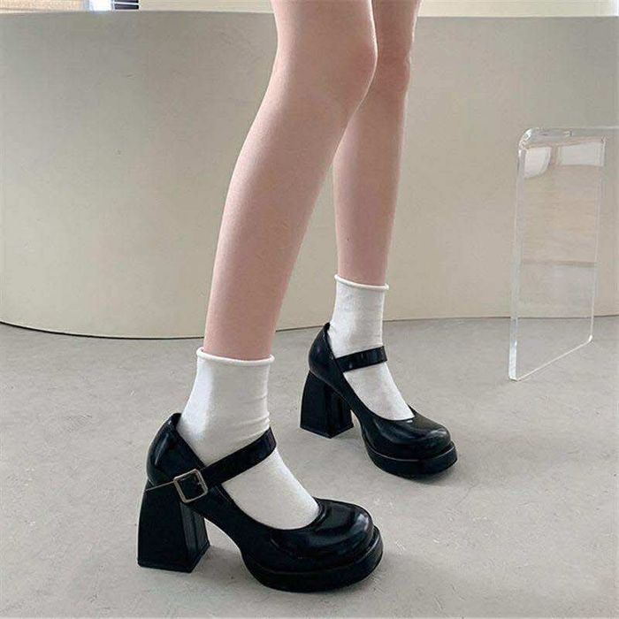 Ботинк өсгийт