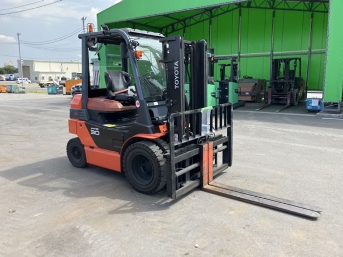 Toyota цахилгаан сэрээт өргөгч 3 тон