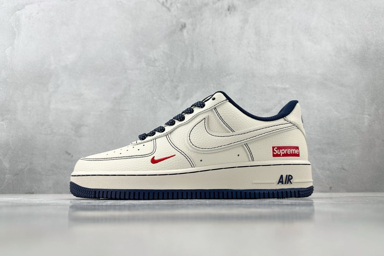 Nike Airforce 1 Low x Supreme 12