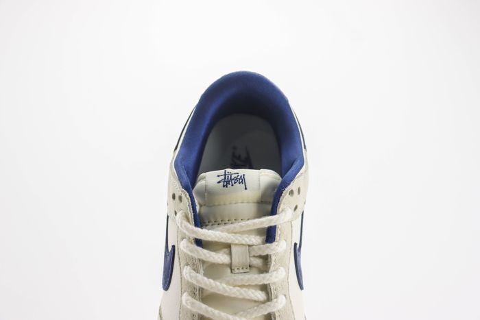 Nike SB Dunk Low x Stussy x supreme 02 