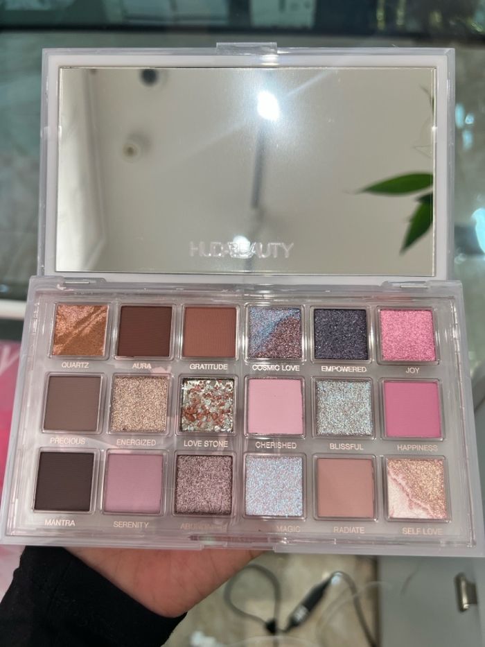 ROSE QUARTZ EYESHADOW PALETTE