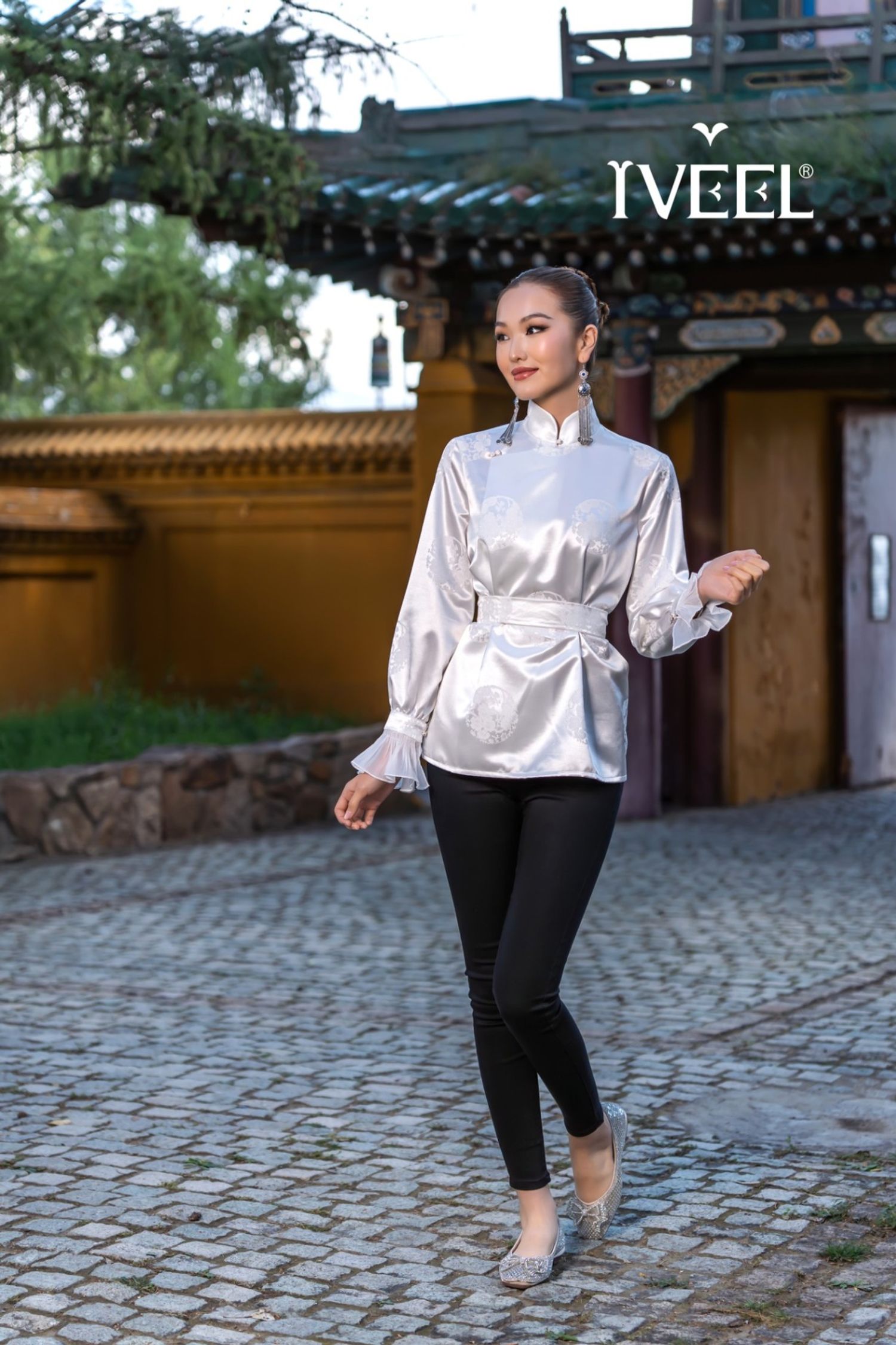 Ханцуй цацагтай цамц